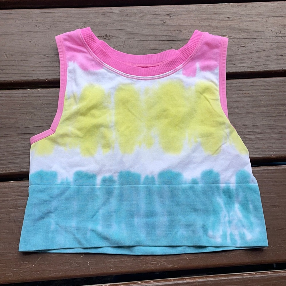 Colsie tie dye stretch sports bra - size Medium